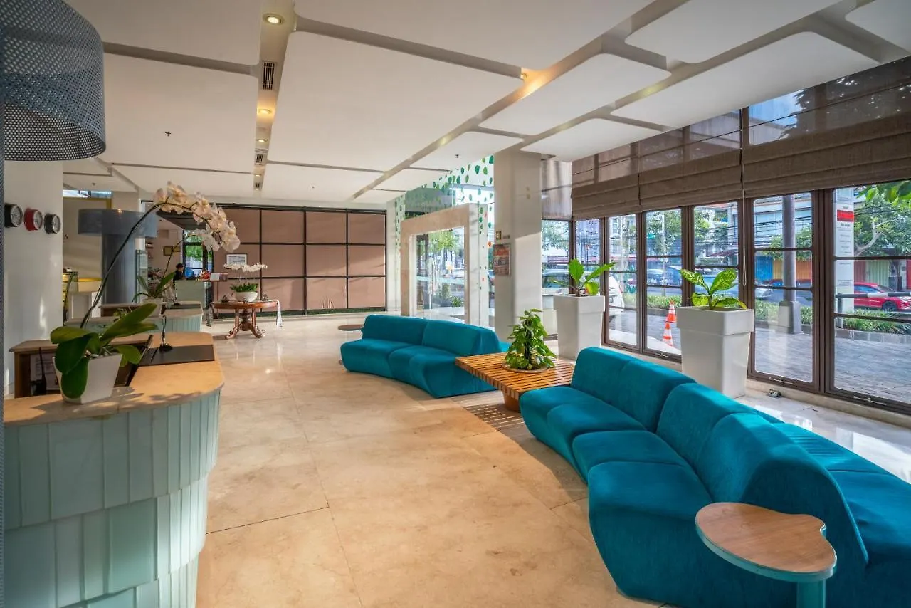 Grand Livio Kuta Hotel Легиан